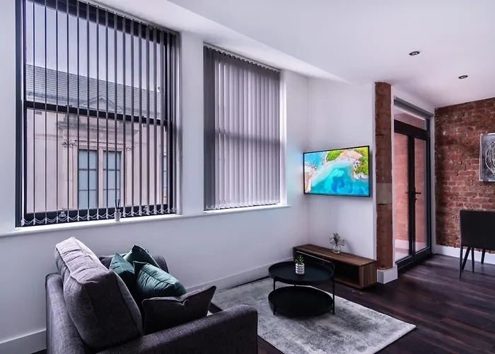 1 Bed Apartment In Central Liverpool W Balcony
